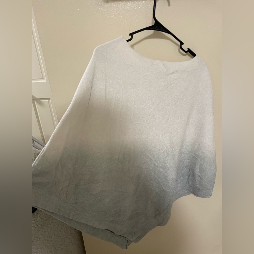 ✨Barefoot Dreams Cozy Chic Ultra Lite Ocean Breeze Poncho Ombré Waterfall Plus - Picture 8 of 8